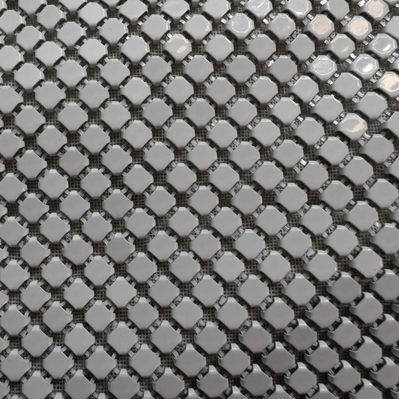 Whiting & Davis White Mesh Small Evening Bag with Strap and Clasp closure . - Picture 7 of 9